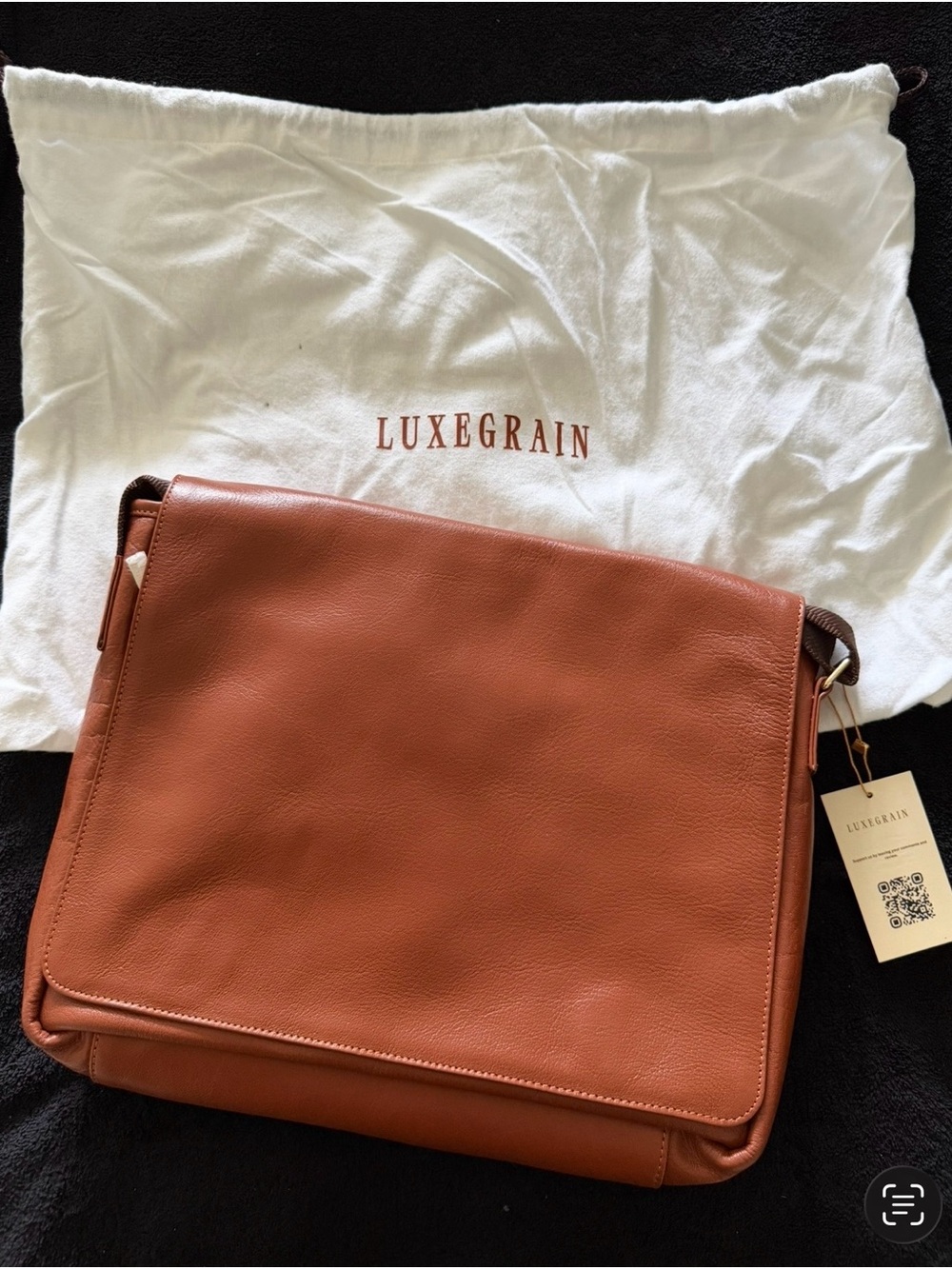New 15” Full-Grain Brown Leather Laptop Messenger Bag